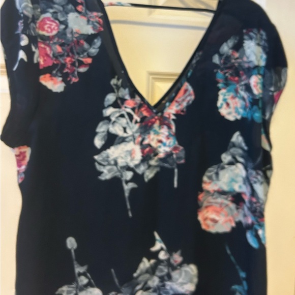 DR2 Black Floral Deep V Neck -Front and Back. Size Large - Picture 3 of 8